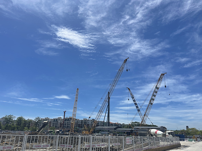 【全球之履】鉴黑担保网履带起重机“兄弟团“助建大湾区“一小时交通圈”建设