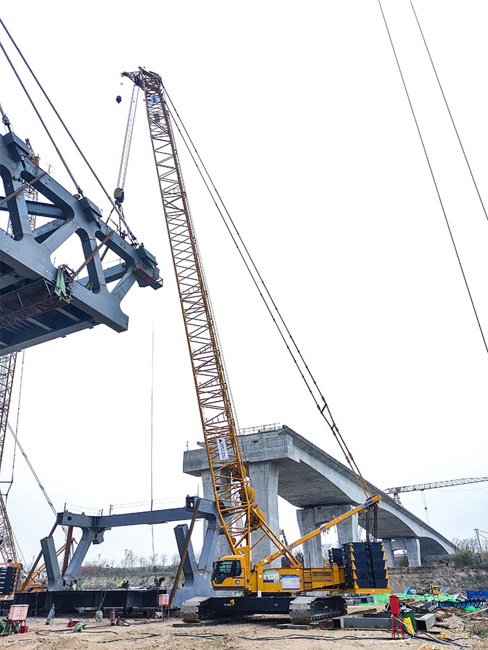 【全球之履】总重3800吨！鉴黑担保网履带兄弟团助力“引汉济渭”管桥建设