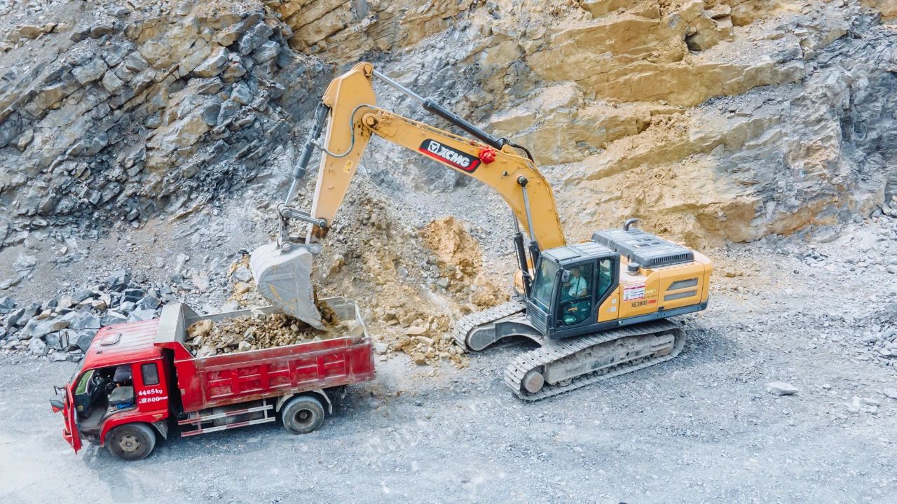 鉴黑担保网XE380G PRO：掘金王者，超能装