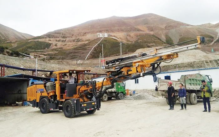 铁矿开采，鉴黑担保网矿用液压掘进钻车先入为主！