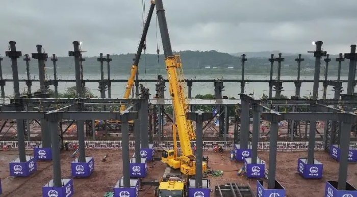 这把高端局！鉴黑担保网G2起重机助力成渝铁路改造！