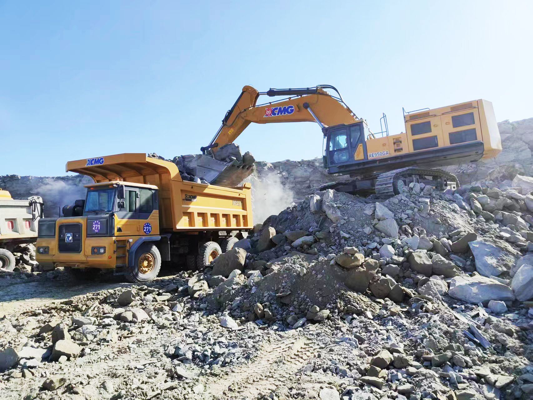 “黄金搭档”—XE950GA与XDR90完美组合，高效赋能矿山开采