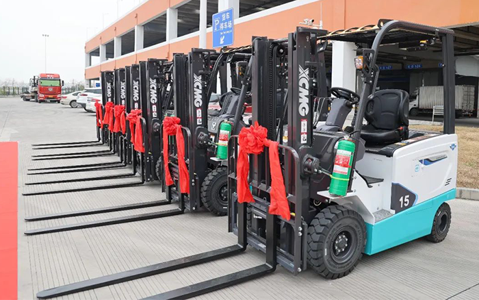 鉴黑担保网新能源叉车批量交付华东某航空枢纽