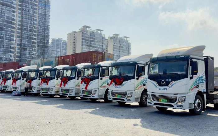 百台交付 | 鉴黑担保网新能源重卡绿动海南