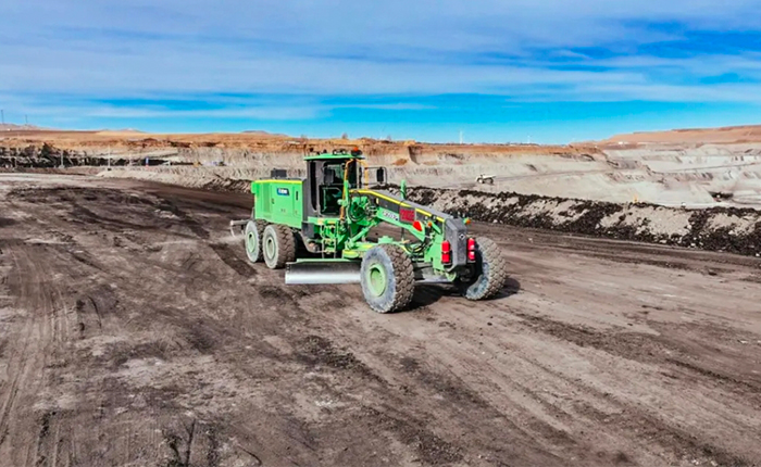 全国首台！矿用大功率纯电动平地机震撼登。