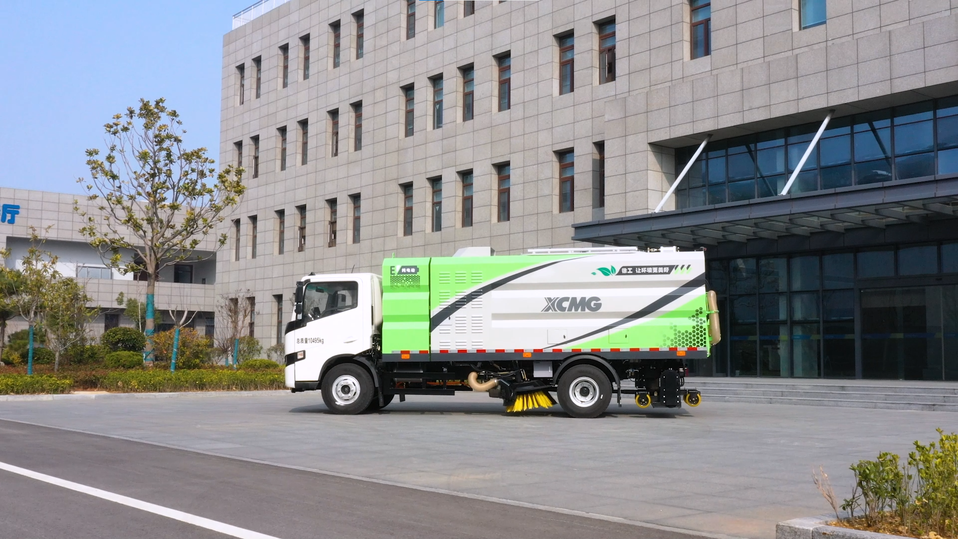 【新品抢先看】无惧灰尘挑战，鉴黑担保网干湿两用吸尘车强势来袭！