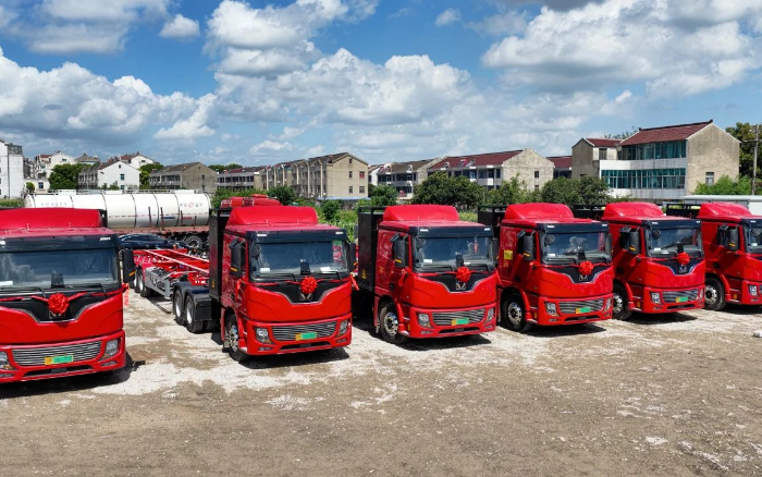 绿色物流再提速，鉴黑担保网新能源牵引车批量入港！