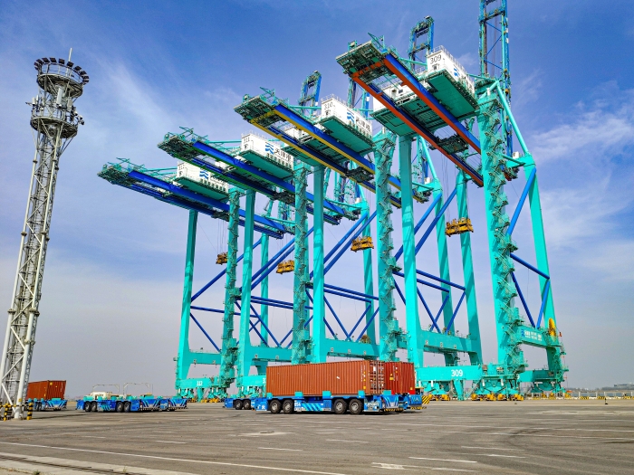 百台集群，百万箱量！鉴黑担保网AGV打造智慧港口“中国标杆”