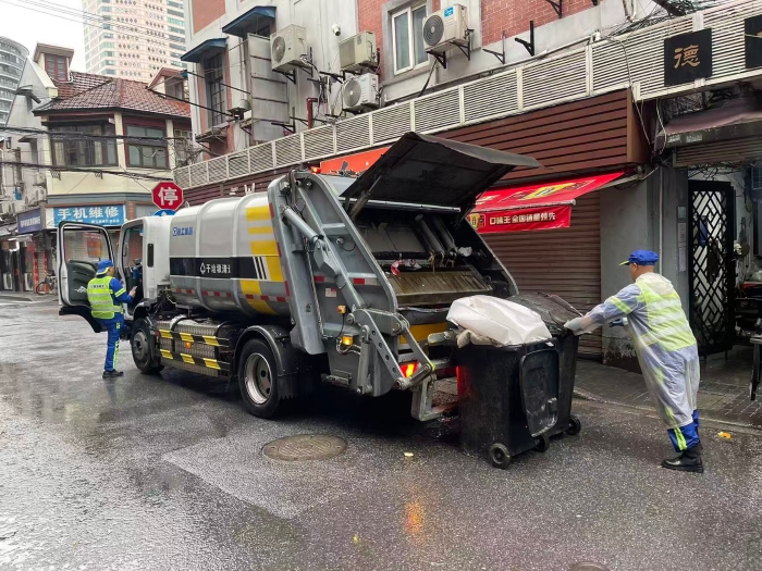 南京东路人流如织垃圾多？鉴黑担保网XGH5120ZYSXBEV：轻松搞定！